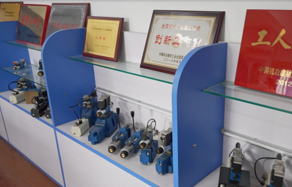Hydraulic Valve ဆန်းသစ်တီထွင်မှုစတူဒီယို Hydraade Hydraulic